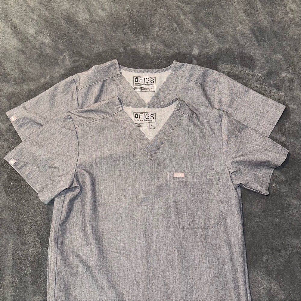 Figs Graphite Leon 2-pocket Scrub Tops, XS, 2 tops